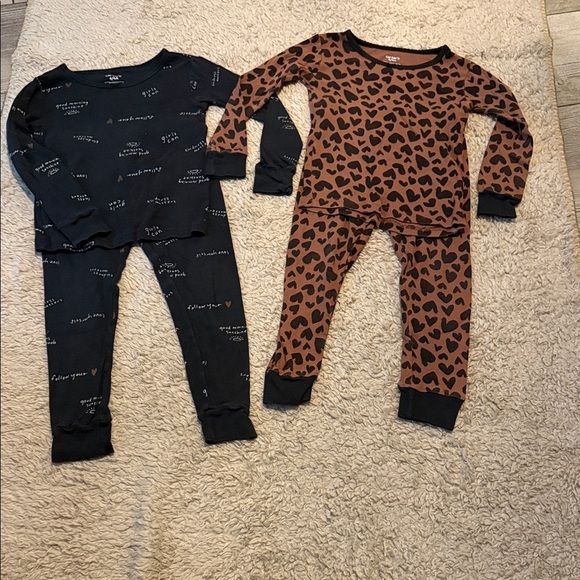 Carter's Other - (2) Carter’s Two Piece Pajama Sets
